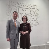 2026-04-01 Alexander Bruin en Francijn Brouwer in de raadszaal.jpg